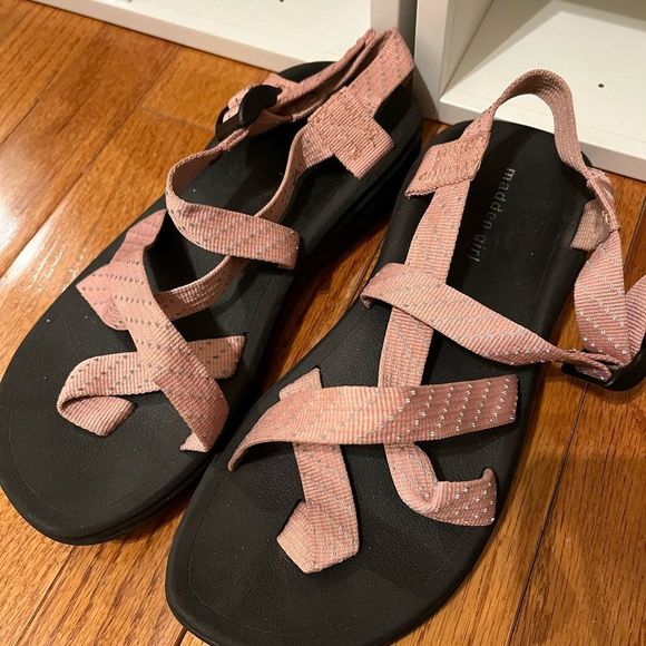 OPEN TO OFFER SANDALS - Picture 2 of 3